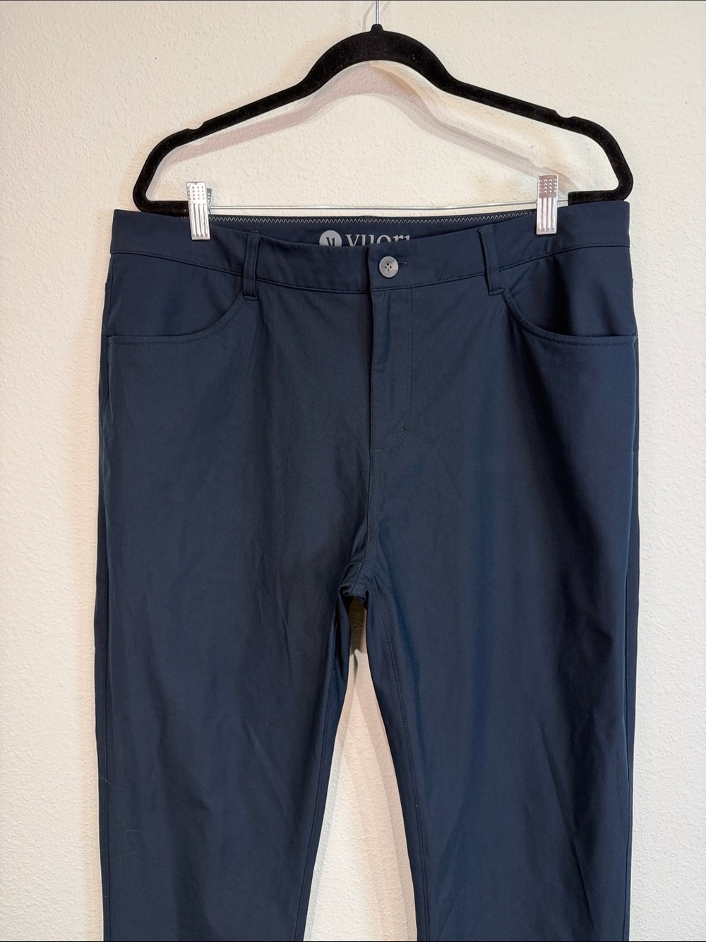 Vuori size 36 men’s straight leg Meta pants no signs of wear - Picture 2 of 7